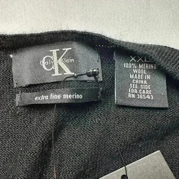 NWT! CALVIN KLEIN Sweater 100% Extra Fine MERINO WOOL BLACK V Neck (XXL) - Picture 3 of 7